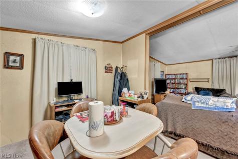 16 Cherry Lane Olmsted Twp OH 44138