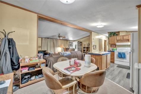 16 Cherry Lane Olmsted Twp OH 44138