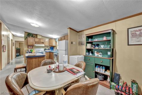 16 Cherry Lane Olmsted Twp OH 44138
