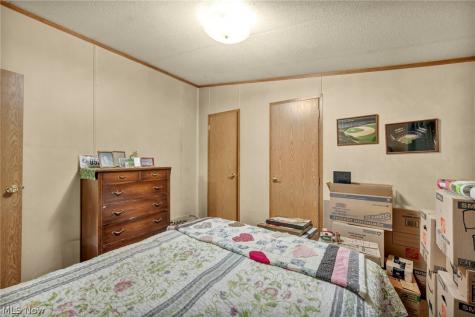 16 Cherry Lane Olmsted Twp OH 44138