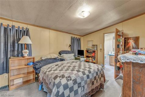 16 Cherry Lane Olmsted Twp OH 44138