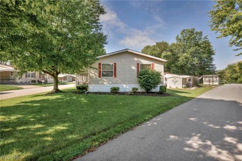 16 Cherry Lane Olmsted Twp OH 44138