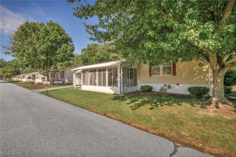 16 Cherry Lane Olmsted Twp OH 44138