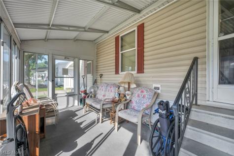 16 Cherry Lane Olmsted Twp OH 44138