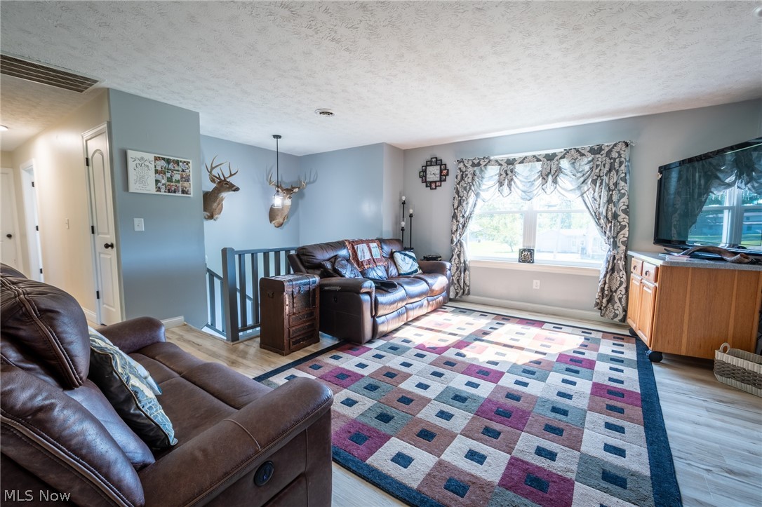 6175 Thompson Clark Road Bristolville OH 44402