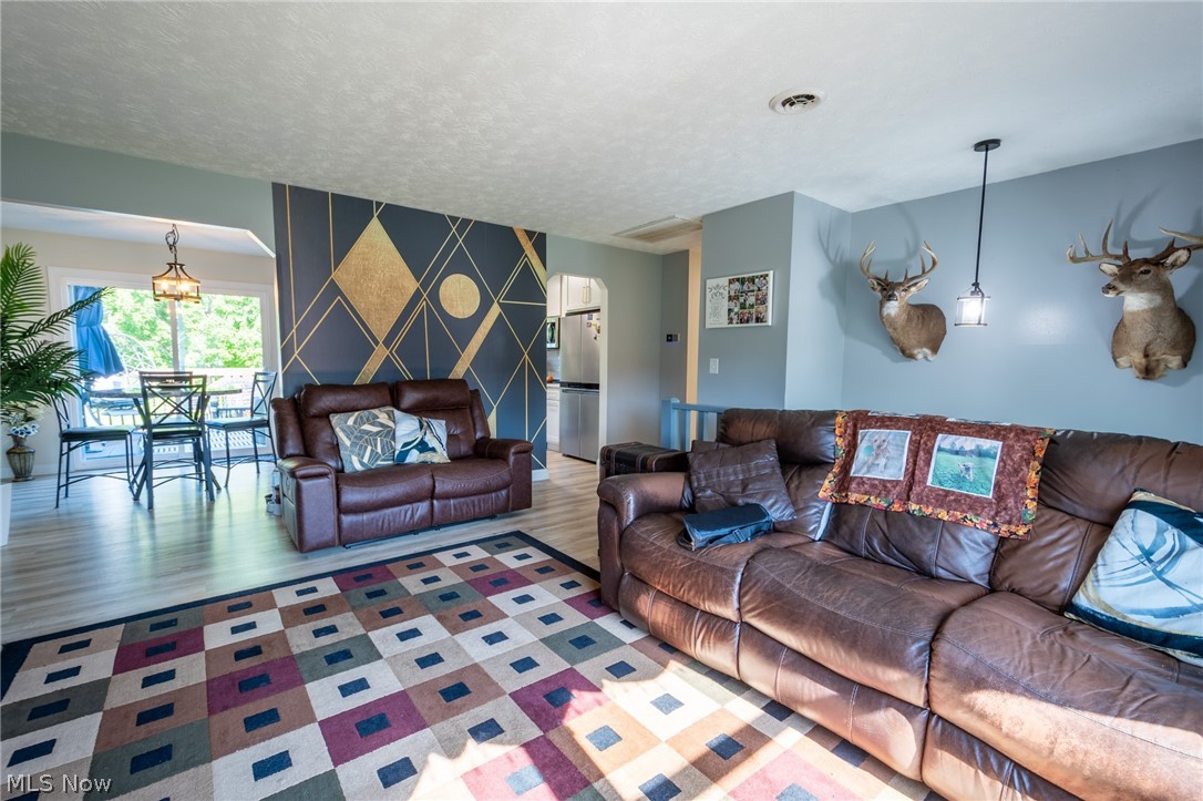6175 Thompson Clark Road Bristolville OH 44402
