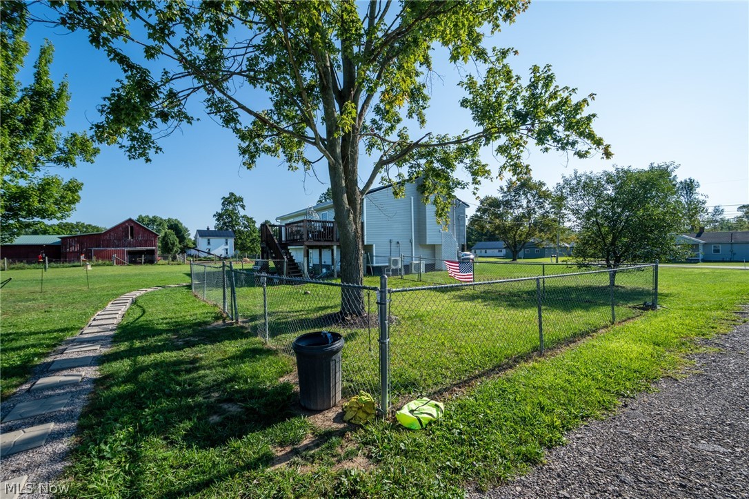6175 Thompson Clark Road Bristolville OH 44402