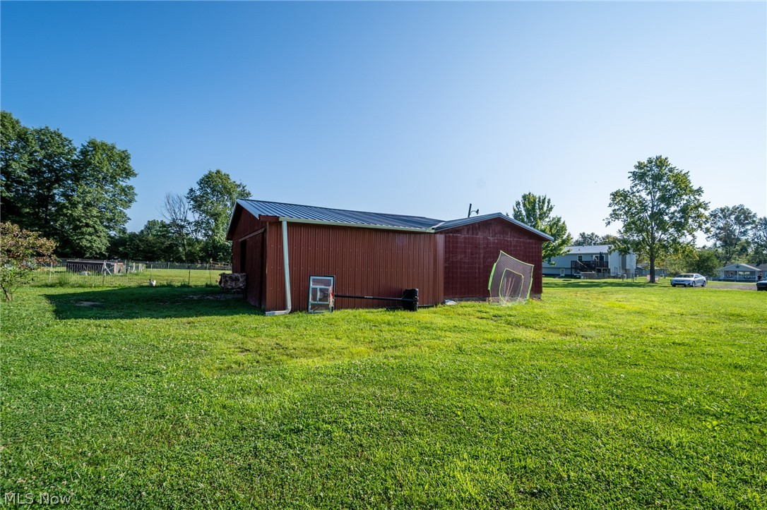 6175 Thompson Clark Road Bristolville OH 44402