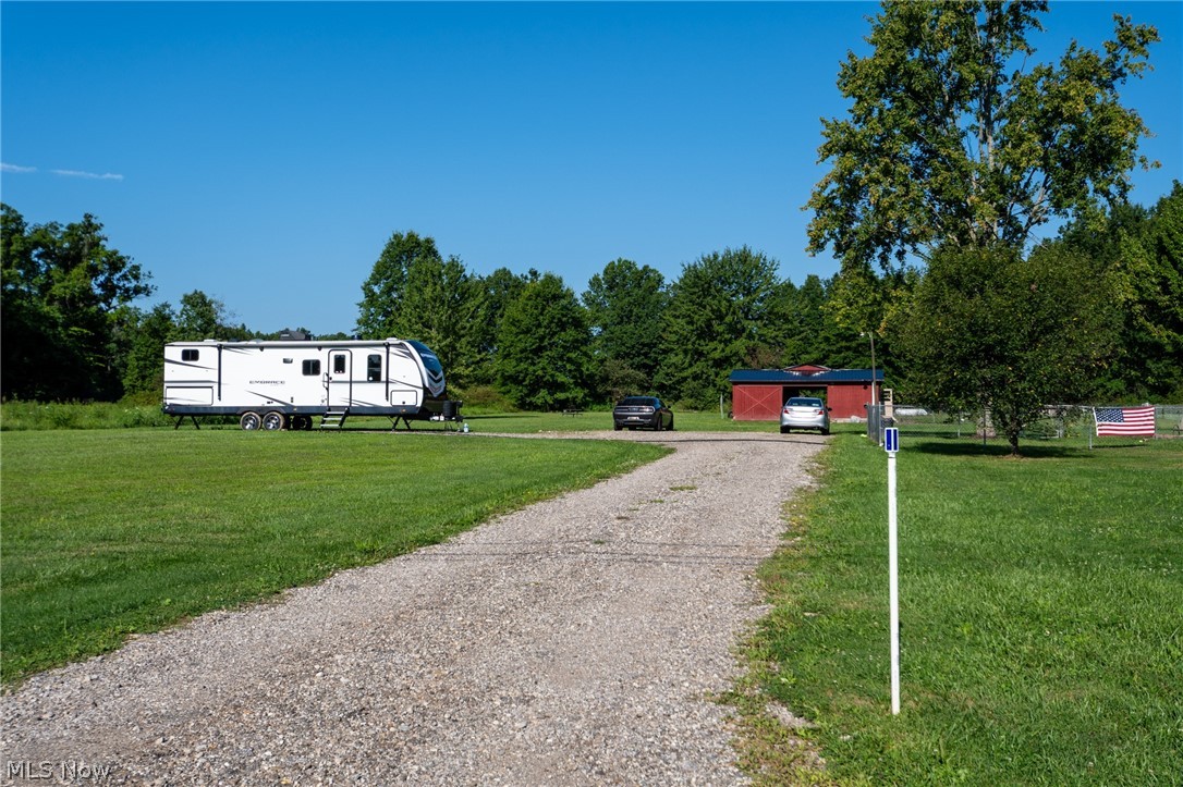 6175 Thompson Clark Road Bristolville OH 44402