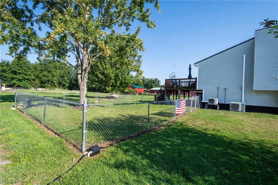 6175 Thompson Clark Road Bristolville OH 44402