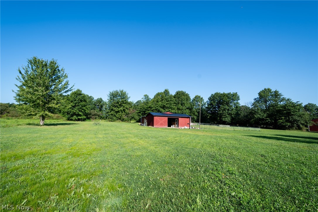 6175 Thompson Clark Road Bristolville OH 44402