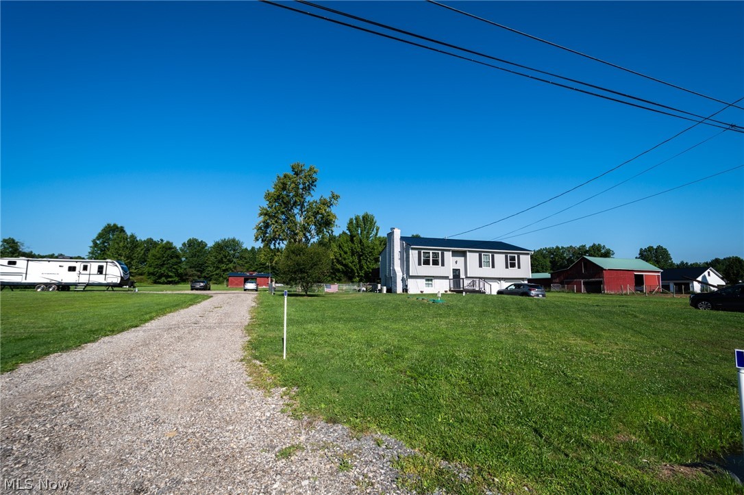 6175 Thompson Clark Road Bristolville OH 44402