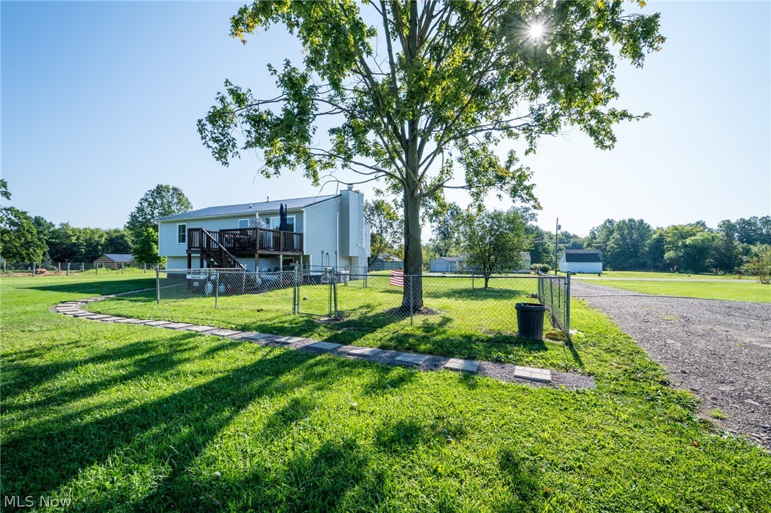 6175 Thompson Clark Road Bristolville OH 44402