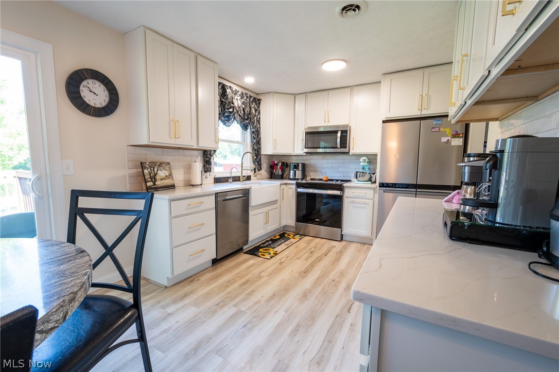 6175 Thompson Clark Road Bristolville OH 44402