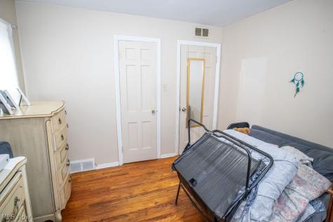 16315 Harvard Avenue Cleveland OH 44128