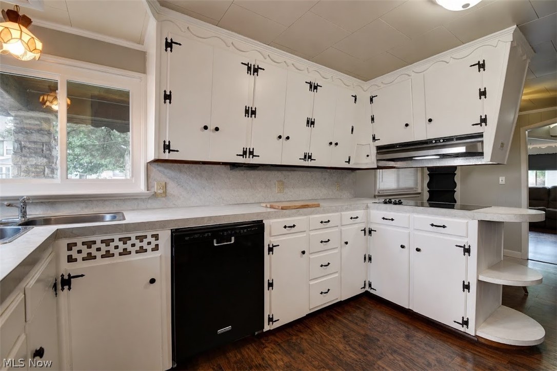 646 N Wooster Avenue Strasburg OH 44608