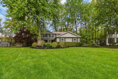 520 Kimerly Court Bay Village OH 44140