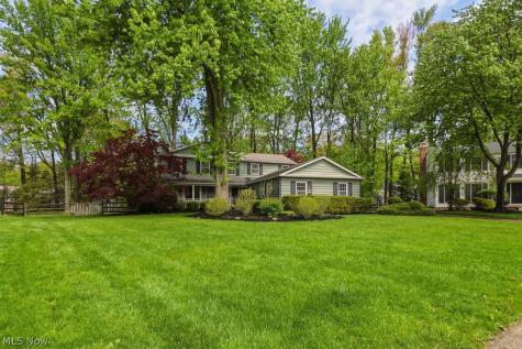 520 Kimerly Court Bay Village OH 44140
