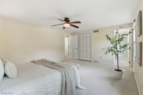 520 Kimerly Court Bay Village OH 44140