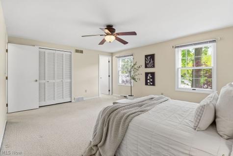 520 Kimerly Court Bay Village OH 44140