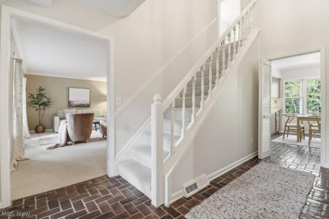 520 Kimerly Court Bay Village OH 44140
