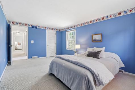520 Kimerly Court Bay Village OH 44140