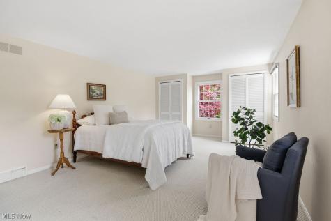 520 Kimerly Court Bay Village OH 44140