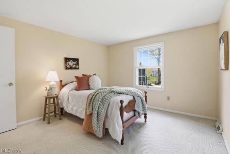 520 Kimerly Court Bay Village OH 44140