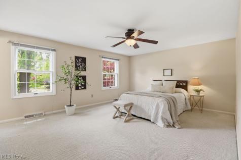 520 Kimerly Court Bay Village OH 44140