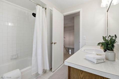 520 Kimerly Court Bay Village OH 44140