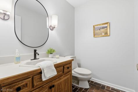 520 Kimerly Court Bay Village OH 44140