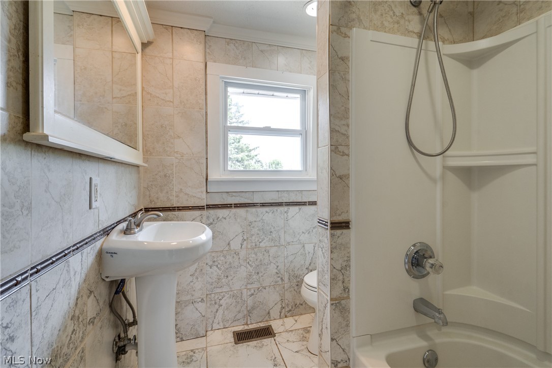 5015 12th Street SW Canton OH 44710