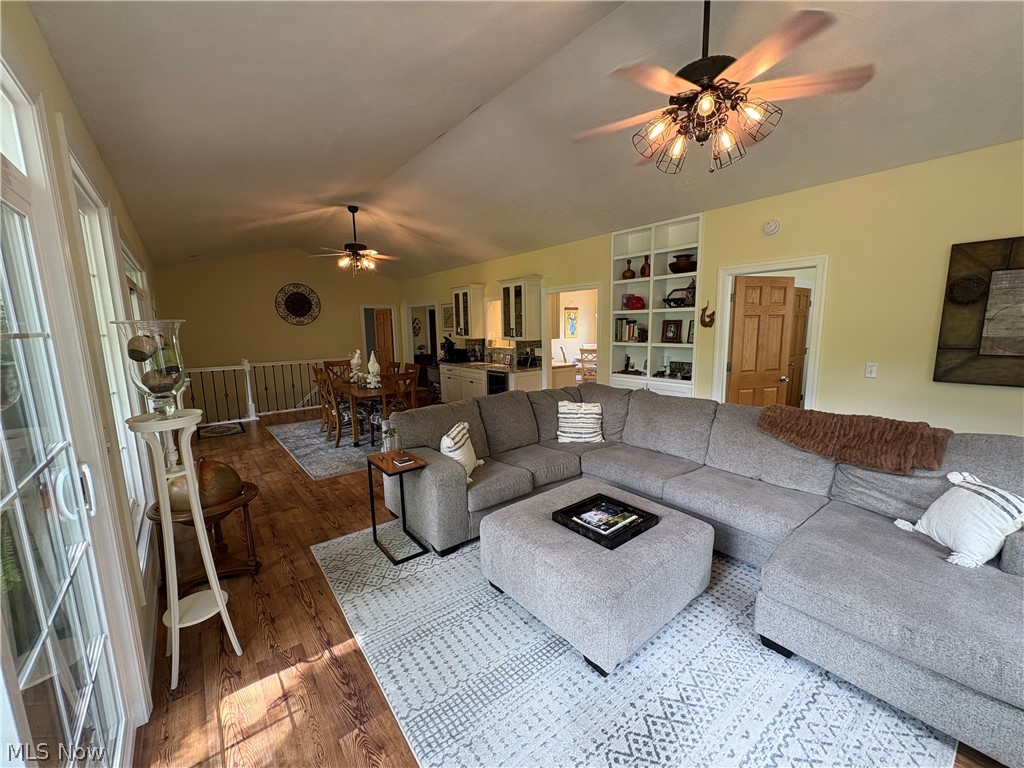 197 Ashtabula Point Roaming Shores OH 44084