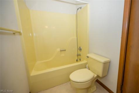 10110 Weathersfield Drive Mentor OH 44060