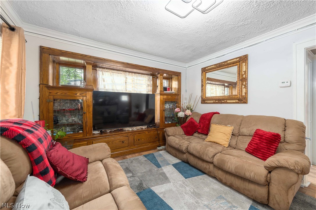 10801 Parkhurst Drive Cleveland OH 44111