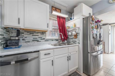 10801 Parkhurst Drive Cleveland OH 44111