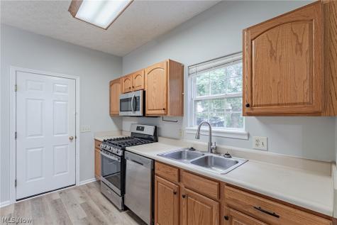 64 Byers Avenue Akron OH 44302