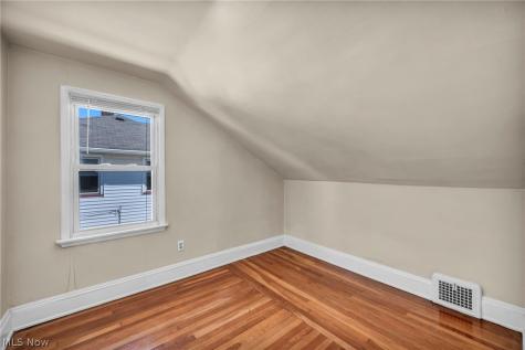 4762 S Hills Drive Cleveland OH 44109