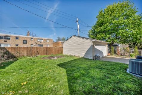 4762 S Hills Drive Cleveland OH 44109