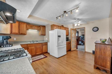 4762 S Hills Drive Cleveland OH 44109
