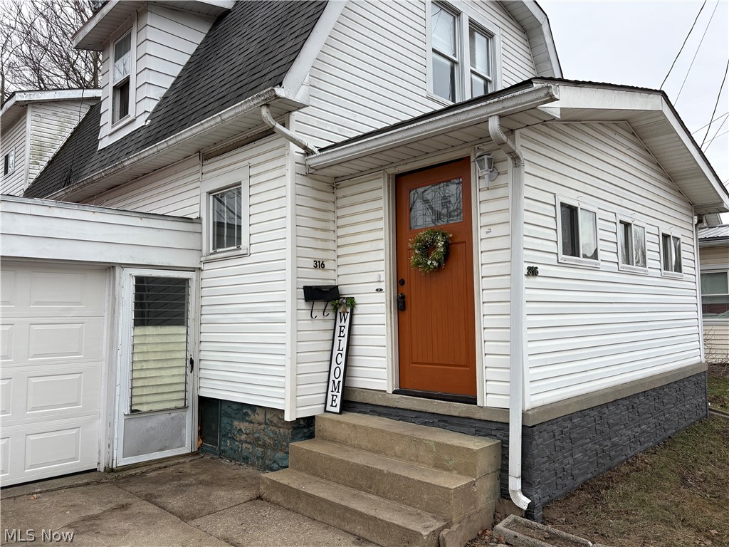 316 Bank Lane SE New Philadelphia OH 44663