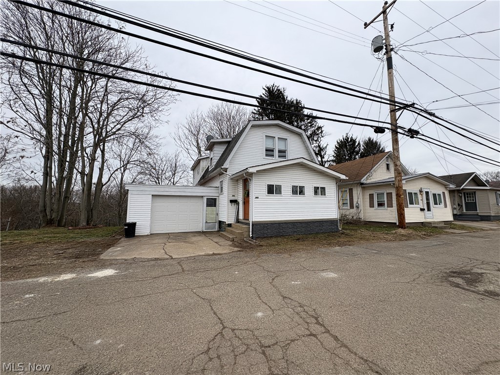 316 Bank Lane SE New Philadelphia OH 44663