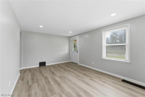 3502 Cleveland Avenue S Canton OH 44707