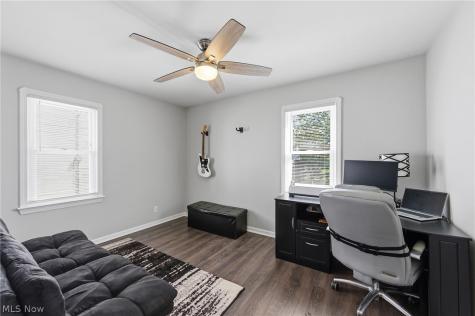 8303 Snow Road Parma OH 44129