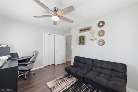 8303 Snow Road Parma OH 44129