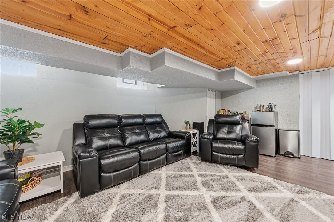 8303 Snow Road Parma OH 44129