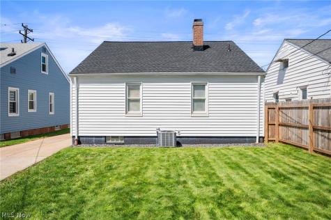 8303 Snow Road Parma OH 44129