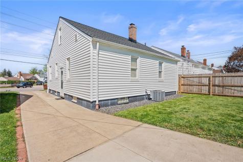 8303 Snow Road Parma OH 44129
