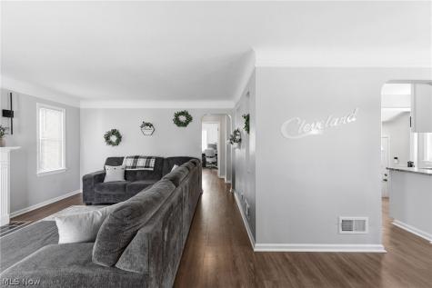 8303 Snow Road Parma OH 44129