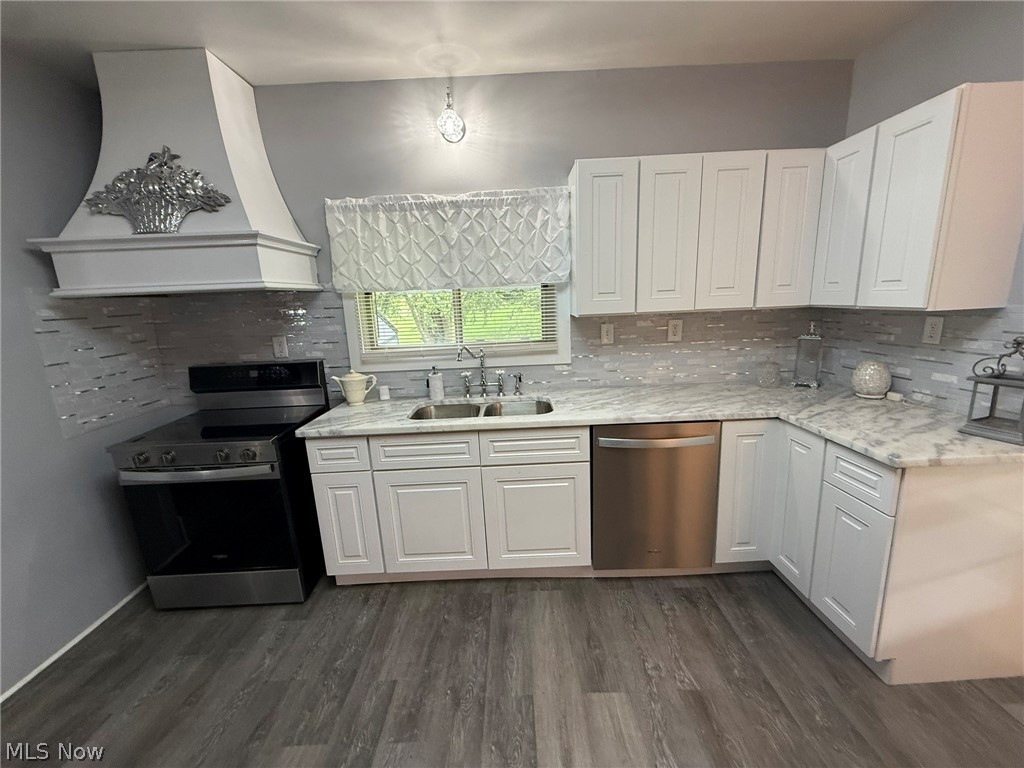 4528 Gintz Road NE Dover OH 44622